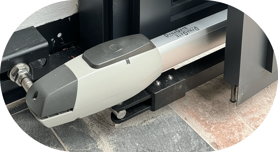 One-piece forged arm lock system for trackless autogates - single-segment construction eliminates weak points