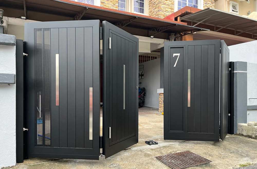 Golden Top folding gate design
